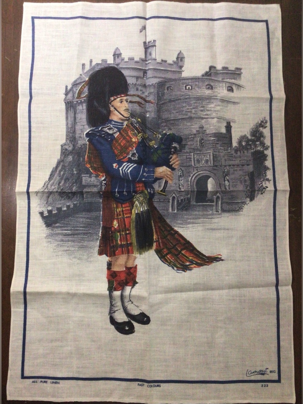 Vintage LAMONT Scotland Linen Tea Towel Royal Scots Dragoon Guard Bagpipe UNUSED